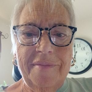 Meet your Posher, Lorri